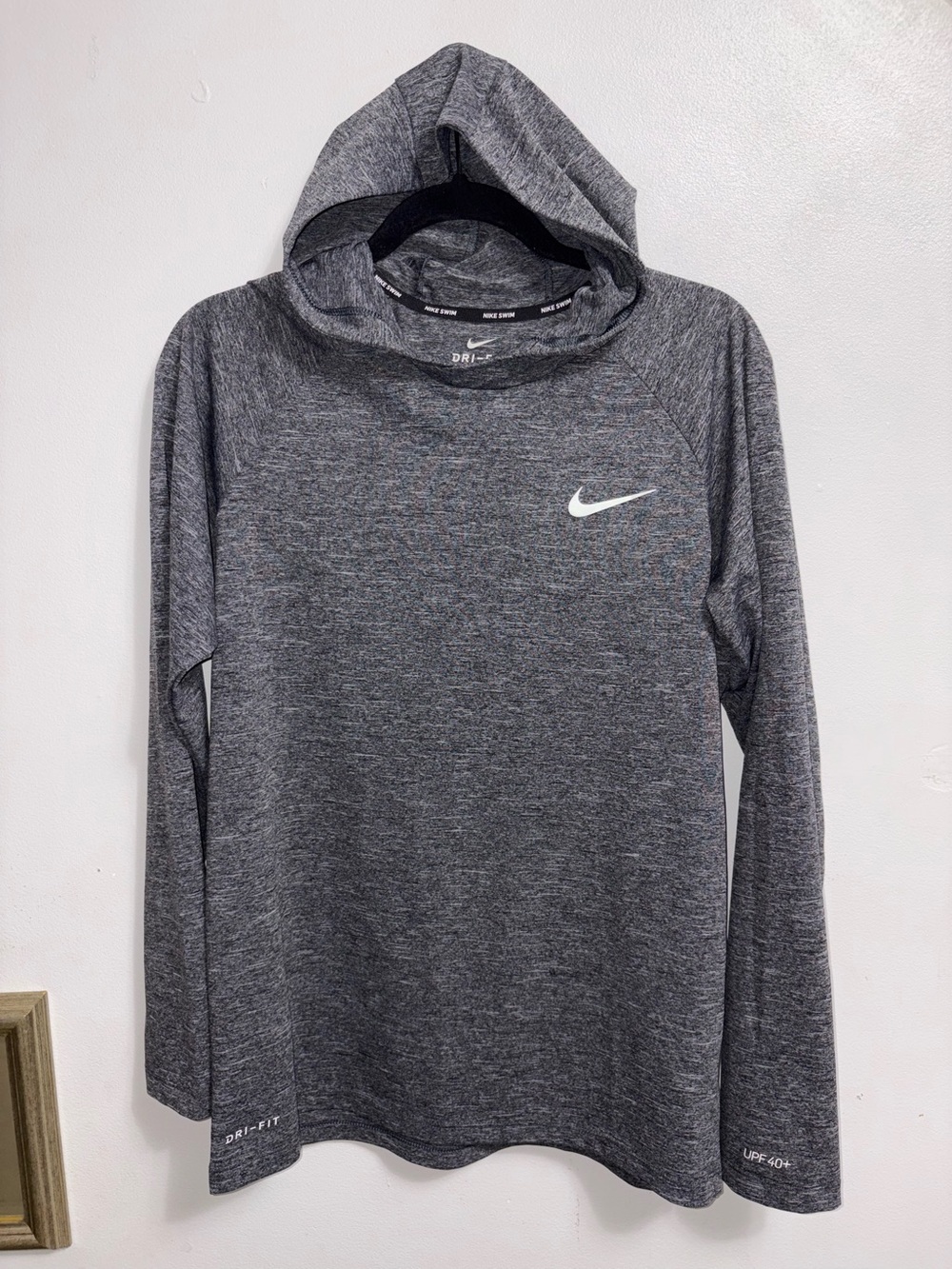 Nike Heather Gray Dri-FIT Hooded Long Sleeve Pullover